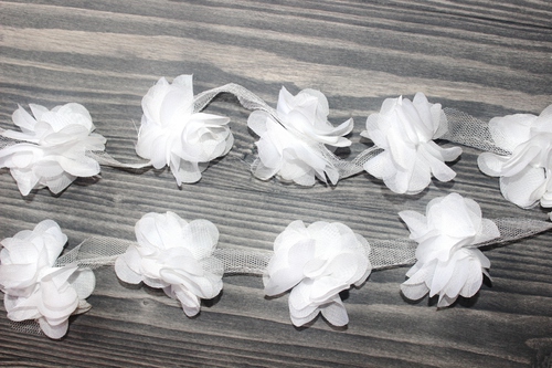 Шифоновые цветы белые